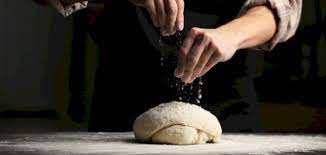 تفسير حلم العجين والخبز لابن سيرين ورؤية عجينة الخبز في المنام