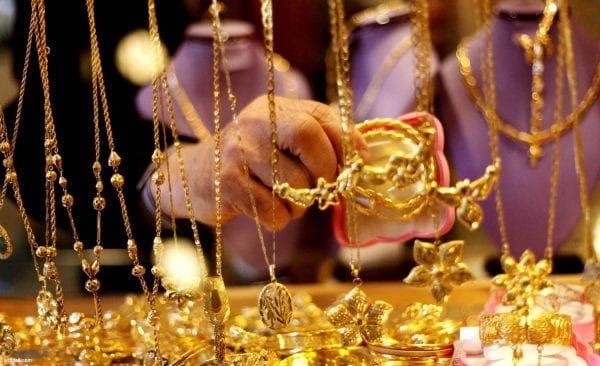 تفسير سرقة الذهب في المنام لابن سيرين والعصيمي وتفسير حلم سرقة الذهب والمال