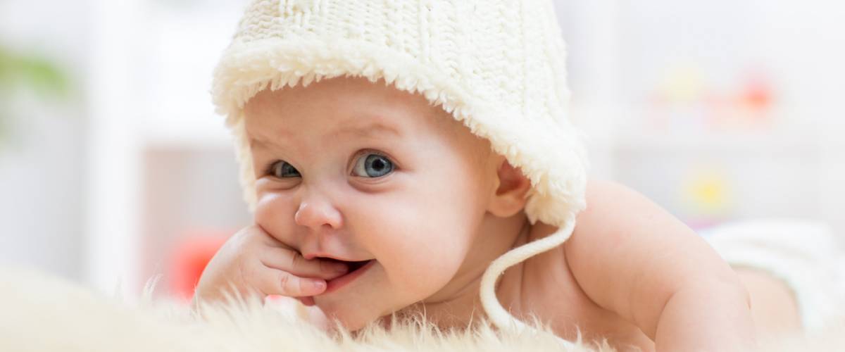 تفسير الطفلة الرضيعة في المنام للعزباء لابن سيرين