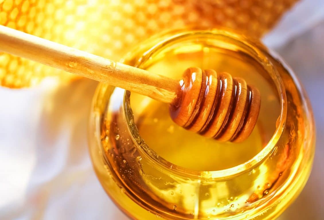 تفسير رؤية أكل العسل في المنام لابن سيرين
