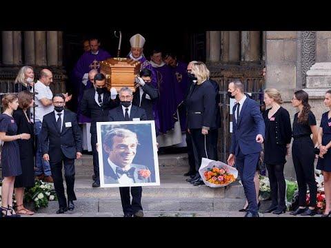 فيديو آلان ديلون ودوجاردان في مقدمة الحضور بجنازة بلموندو 