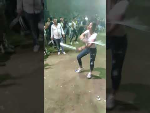 اجمل رقص بنات في الشارع شعبي فاجر استعجب الناس كلهم 