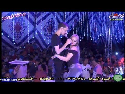 شاهد ماذا يفعل النجم راميس مع الأستاذ حسن سيد خليل والعريس؟ تخيل نفسك في موقف هذا المذيع العربي في موقف محرج للغاية. ماذا ستفعل؟ انظر ماذا حدث 