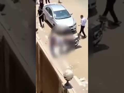 فيديو يوثق لحظة ذبح فتاة أمام جامعة المنصورة بمصر من طرف شاب عشريني 