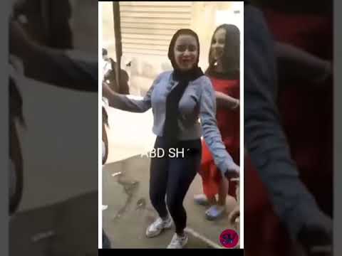رقص بنت بالقميص الاحمر في التنجيد في الشارع هيا وصحبتها 