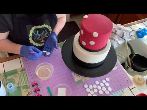 Minnie Mouse Cake Tutorial 