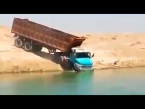 شاحنة مرسيدس بنز القديمة 1982 تغوص قي الماء الاقحم العراقي لاتنسى الاشتراك في القناة 