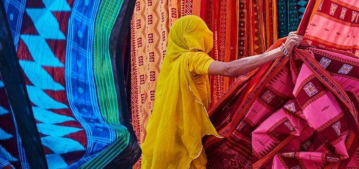 طريقة لبس الساري الهندي بالتفاصيل