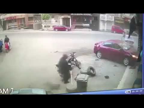 مقطع فيديو يوثق حادث تصادم مروع في المنصورة 