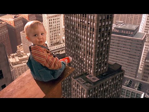 طفل عمره 9 شهور بيتوه من عيلته وبيكتشفوا إنه فوق أعلى مبنى في المدينة Baby S Day Out 