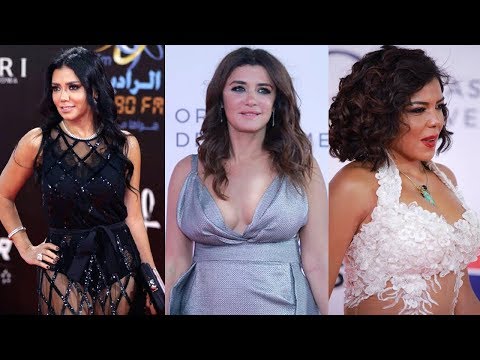 تعرضت فنانات لمواقف محرجة بسبب فساتينهن المثيرة 