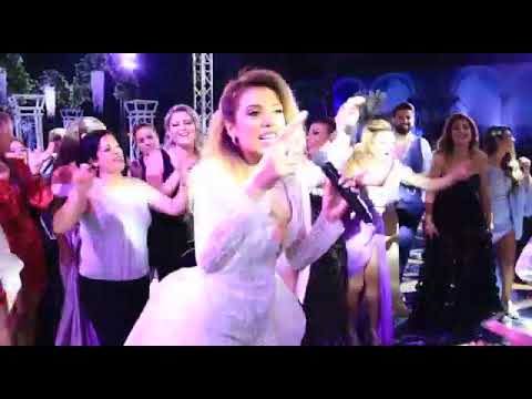 عروس تغي ر كلامات اغنية مشهورة الى اغنية مضحكة وتغنيها في زفافها للعريس 