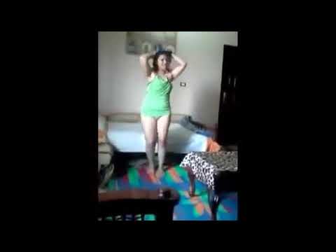 رقص منازل ابن اخوها يصورها بدون الاندر YouTube 