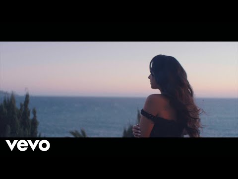 الفيديو الموسيقي الرسمي لـ Lynda Bouteille à La Mer 