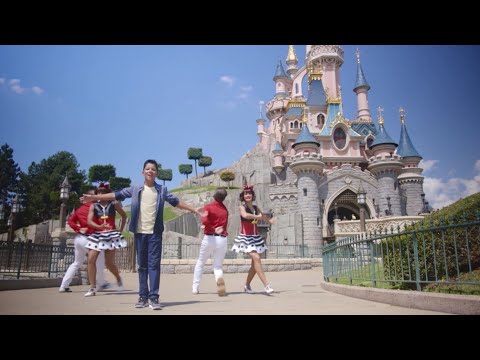 شاهدوا فيديو كليب حمزة لبيض في أغنيته الجديدة التي صو رها في Disneyland Paris مع عائلته 