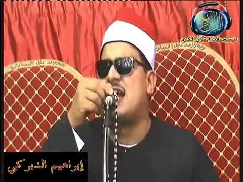 ممدوح عامر يتفقد الطيور 