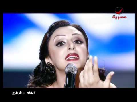 أنغام ما زالت تنوي مغادرة حفل قرطاج في تونس 