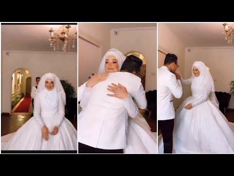 يا إلهي، الجمال حقيقي، من أجمل النظرات الأولى التي عملت بجد عليها 