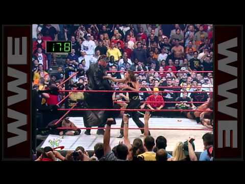 مباراة تريبل اتش ضد ذا روك ايرون مان على بطولة WWE يوم القيامة 21 مايو 2000 