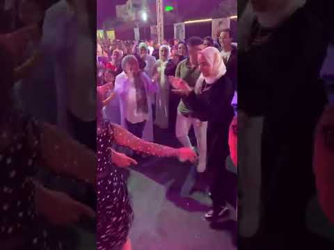 اهل العروسه بيرقصوا علي السمسميه روعه 