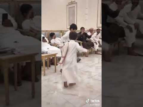 رقص طفل على شيله اسمع اسمع يام قحطان رقص اطفال حماسيه 