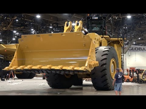 The World S Biggest Mechanically Driven Wheel Loader Caterpillar 994k 